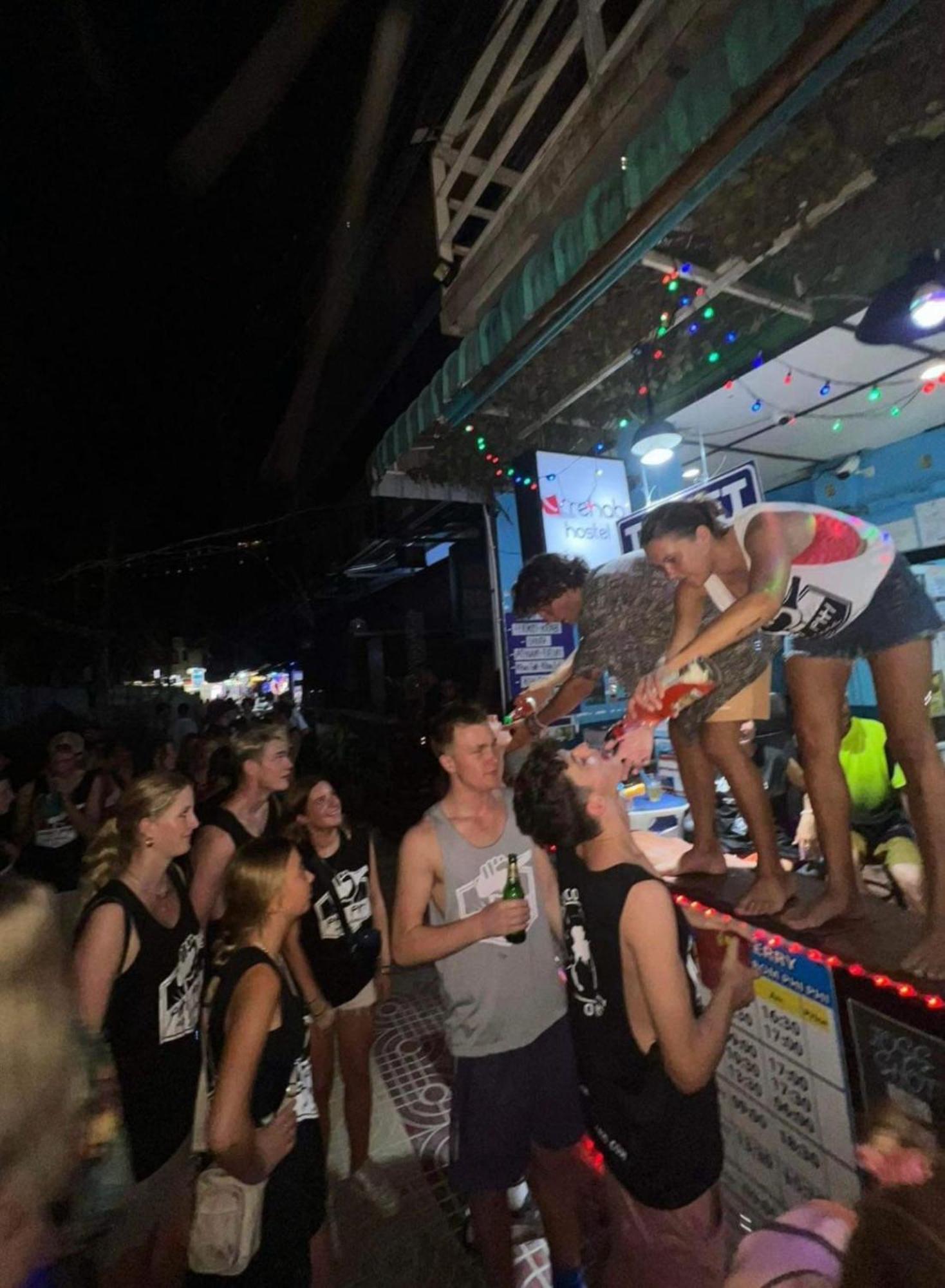 Rehab Hostel Phi Phi Islands Exterior photo